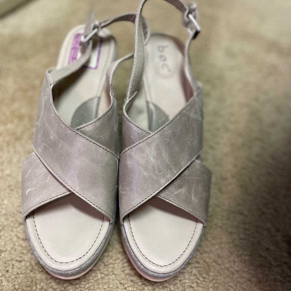 Women’s heeled sandal